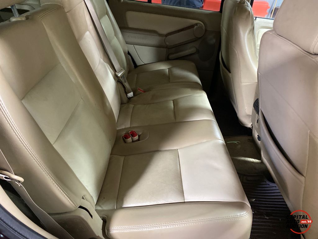 2007 Ford Explorer 9