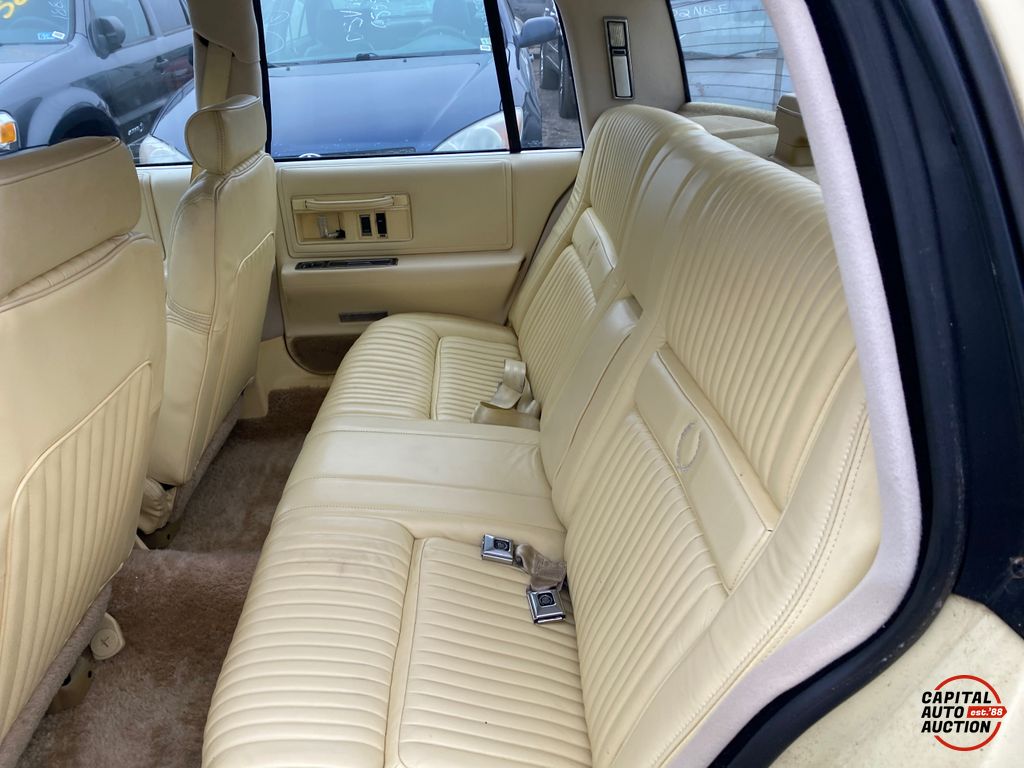 1987 Cadillac Seville 9