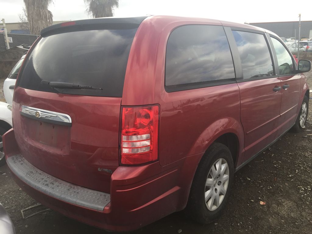 2008 Chrysler Town and Country 3