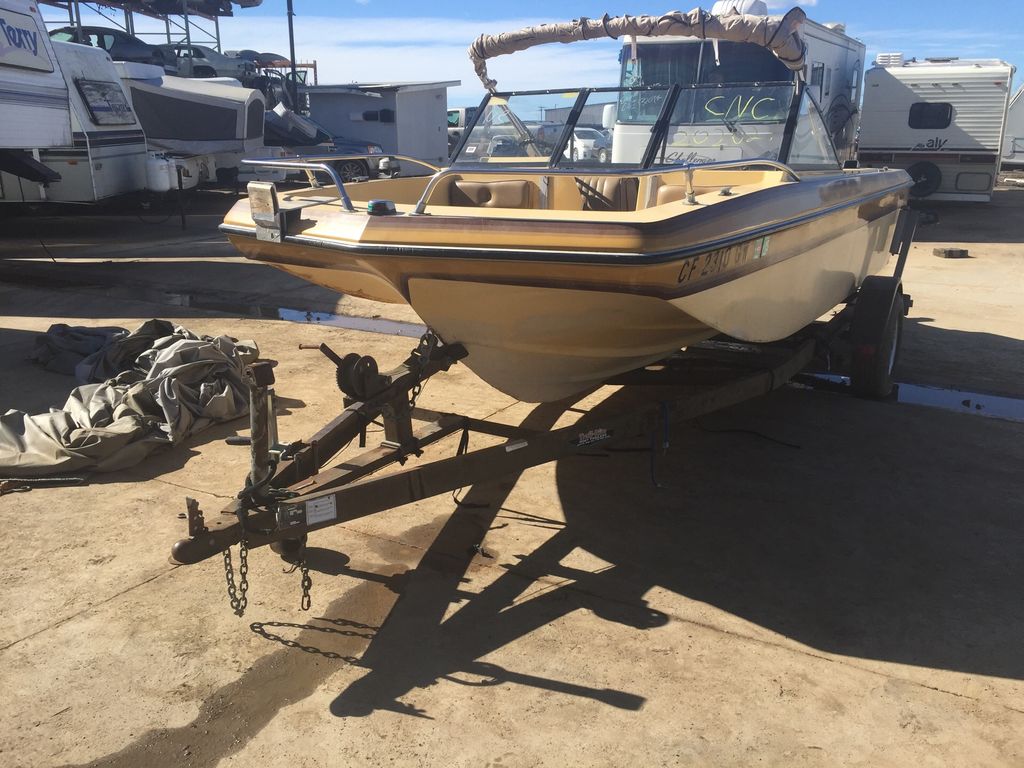 1979 Bahama Tri hull outboard 0