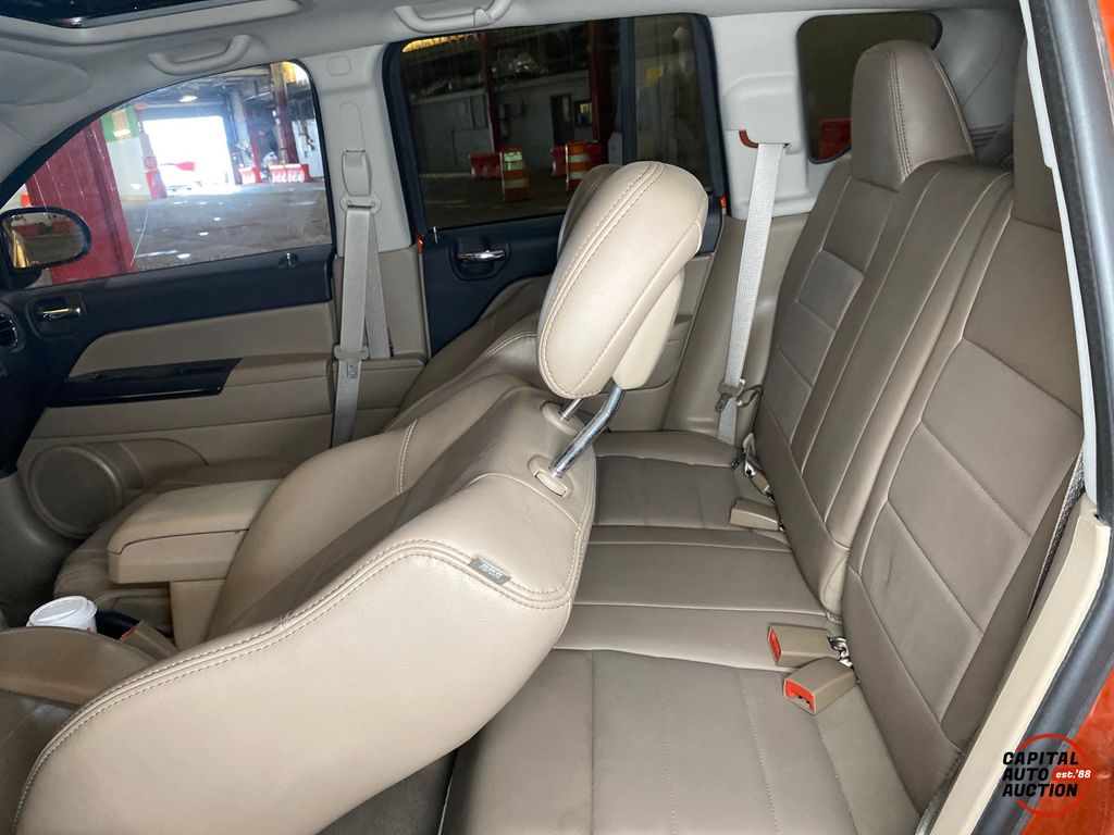 2012 JEEP Compass 9