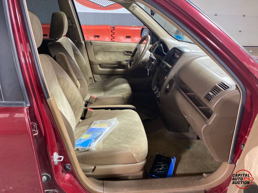 2004 Honda CR-V 8