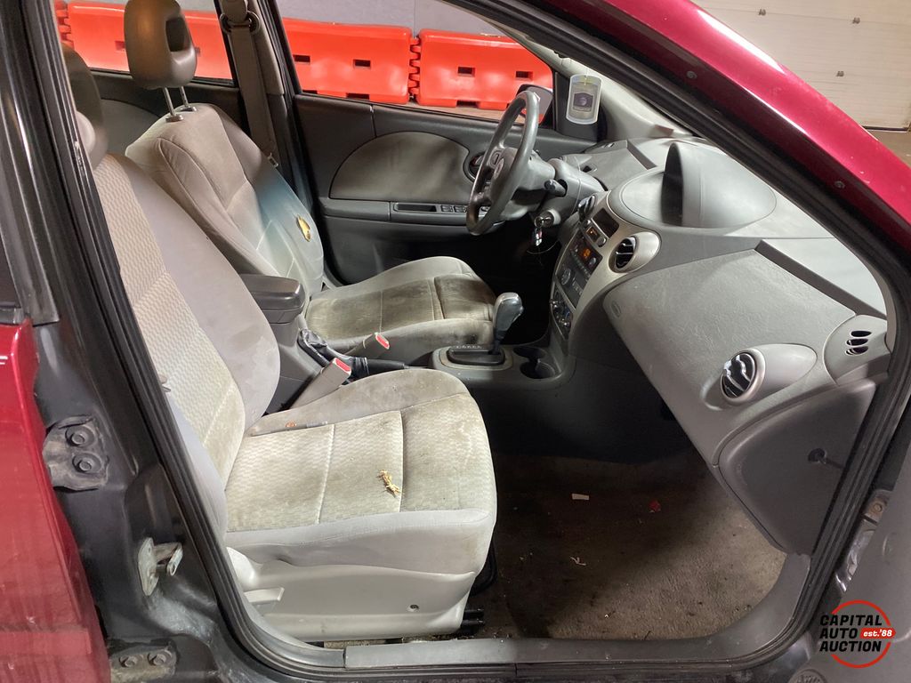 2006 Saturn Ion 8