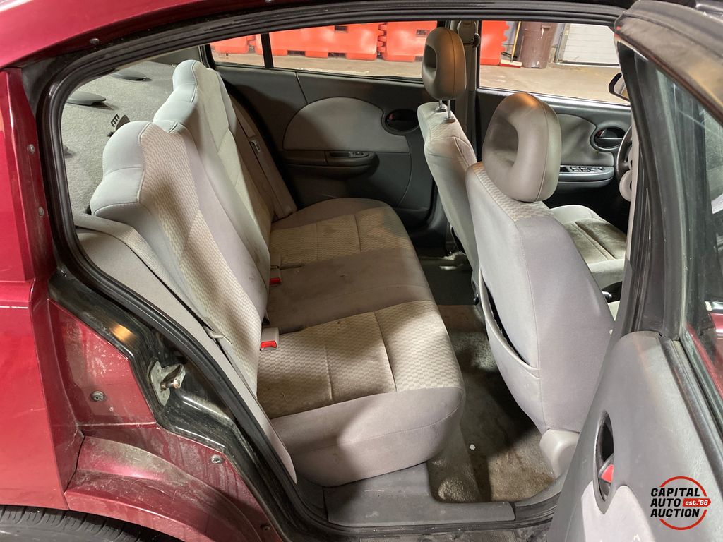 2006 Saturn Ion 9