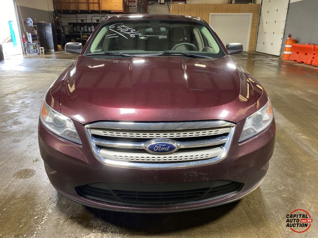 2011 Ford Taurus 6