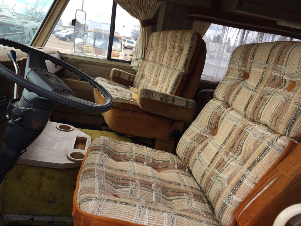 1982 WINNEBAGO Brave Series 8