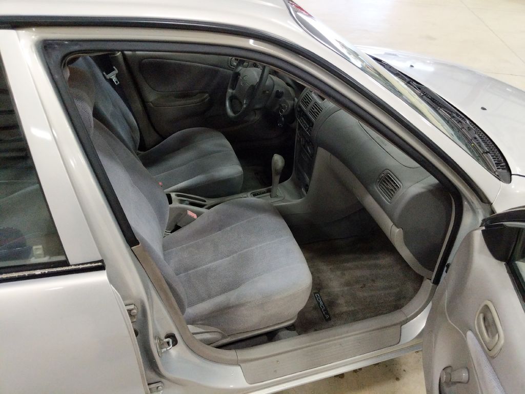 2002 Toyota COROLLA 8