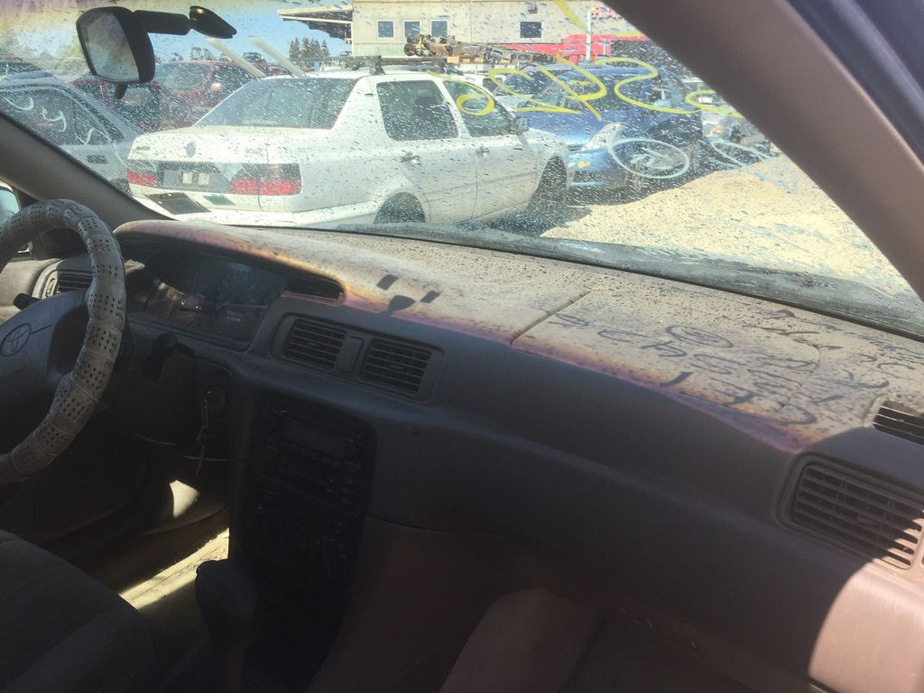 2000 Toyota Camry 11