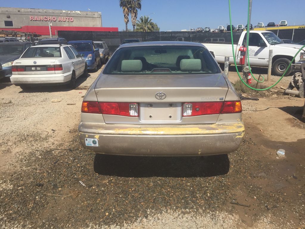 2000 Toyota Camry 7