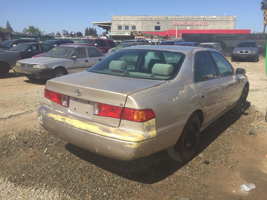 2000 Toyota Camry 3