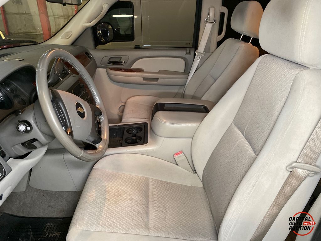 2009 Chevrolet Suburban 8
