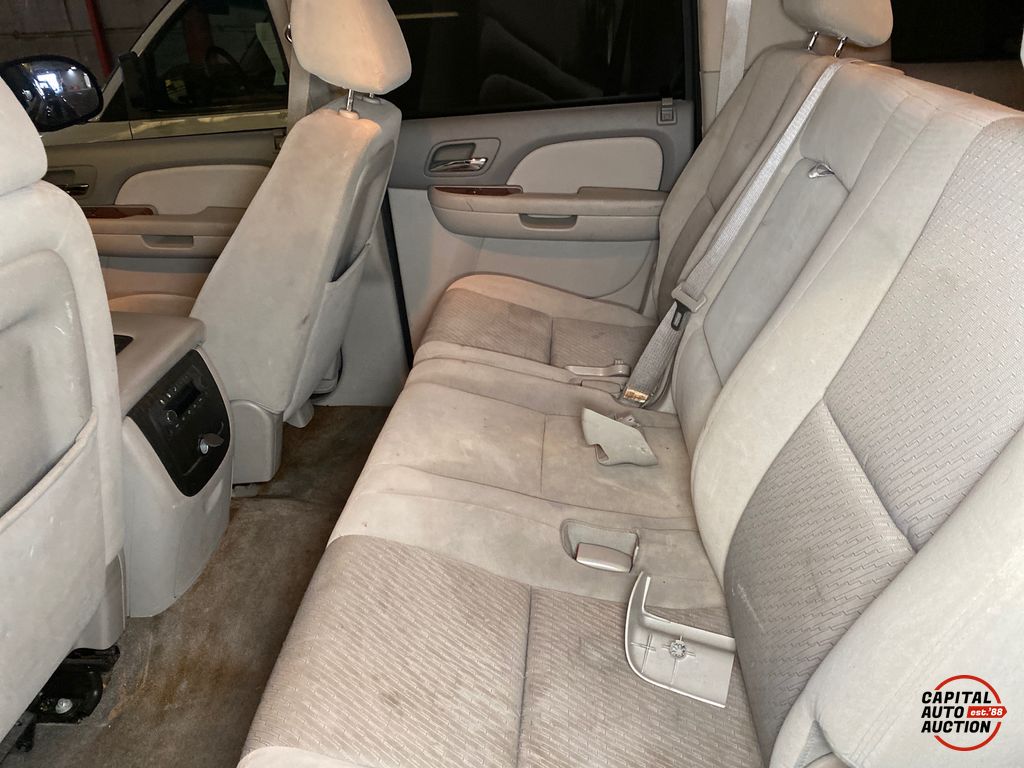 2009 Chevrolet Suburban 9