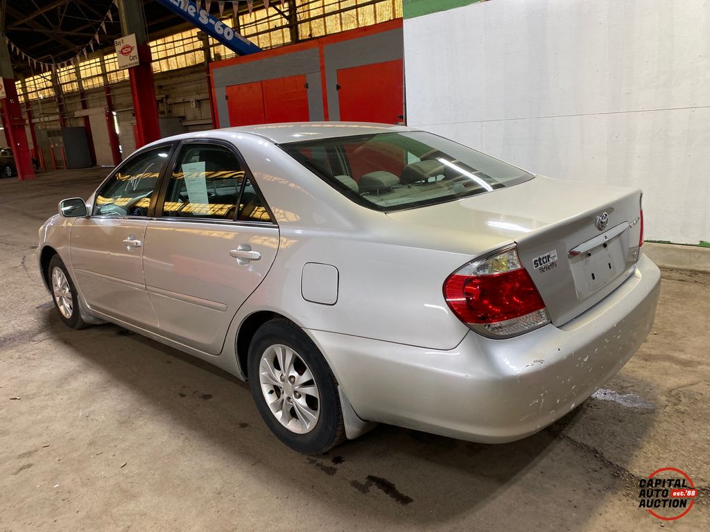 2005 Toyota Camry 2