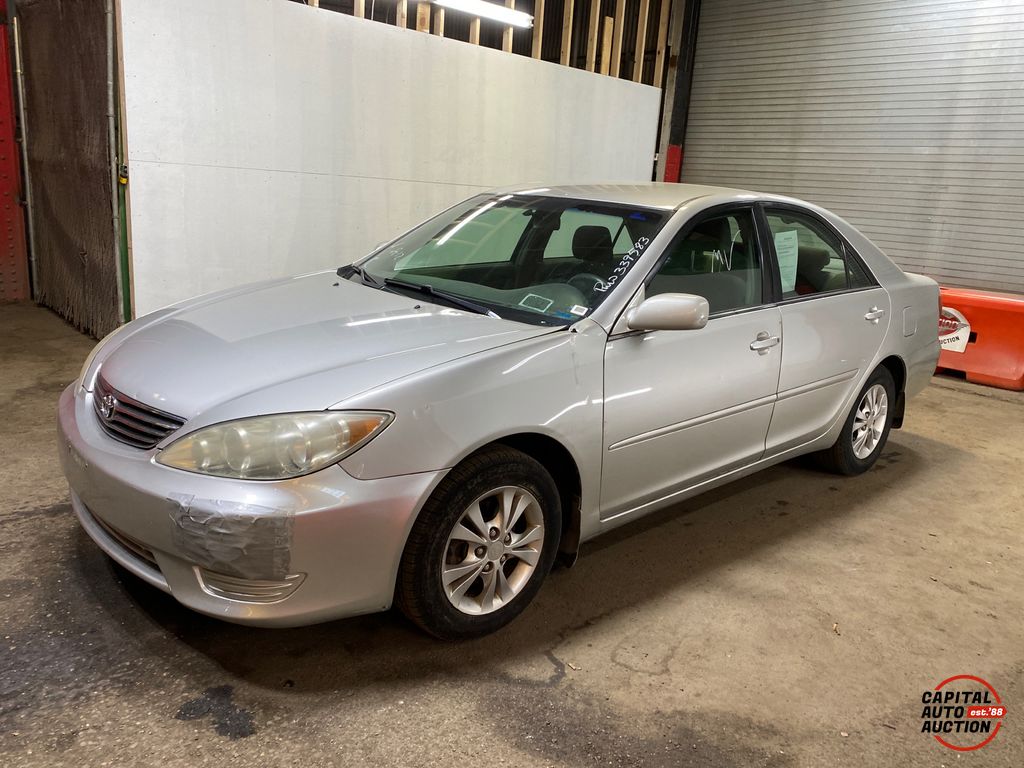 2005 Toyota Camry 1