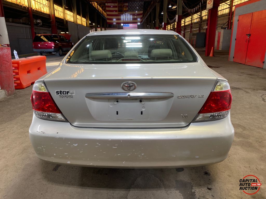 2005 Toyota Camry 7