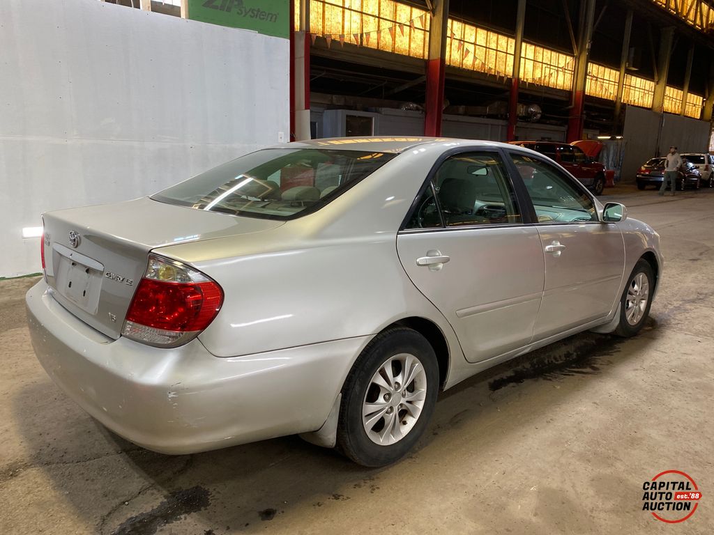 2005 Toyota Camry 3