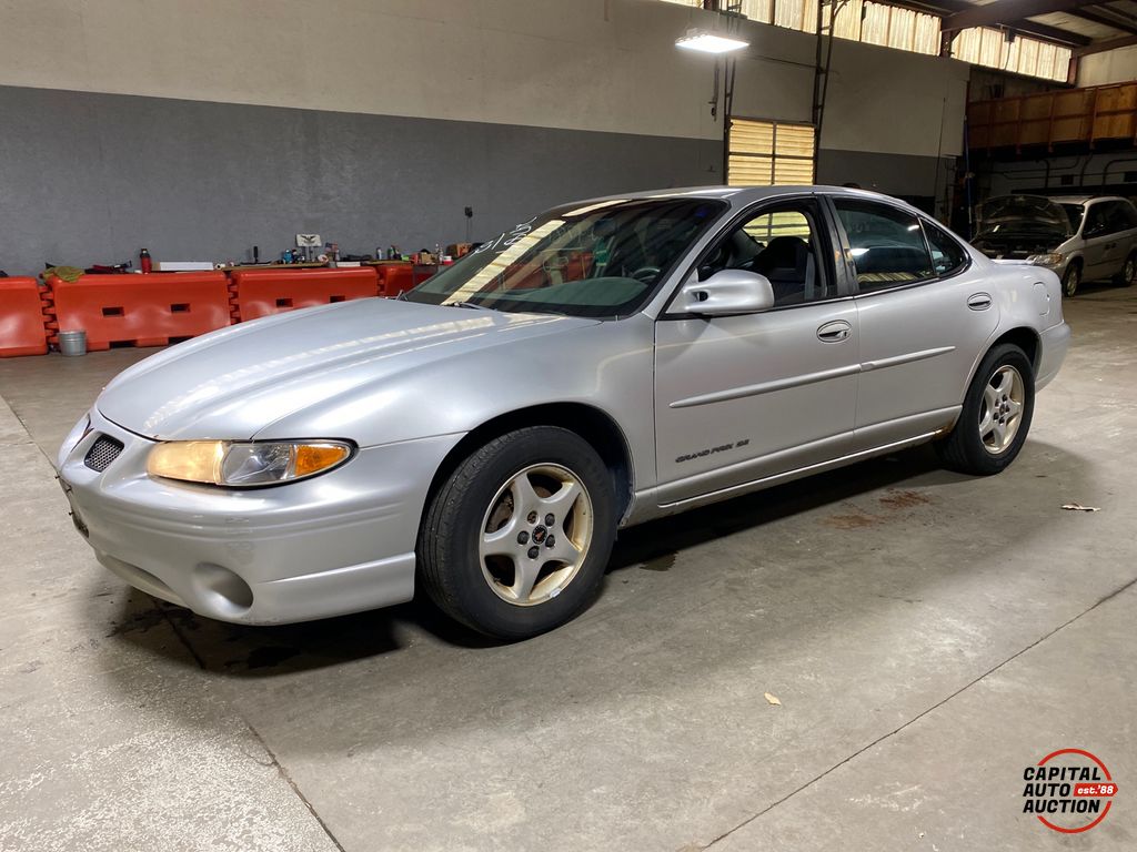 2002 Pontiac GRAND-PRIX 1