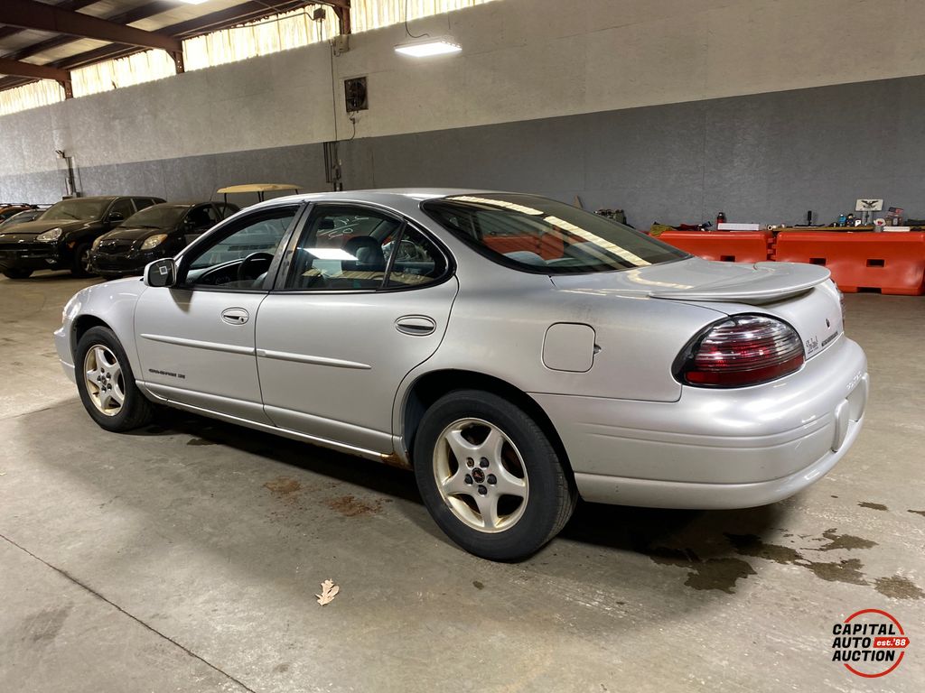2002 Pontiac GRAND-PRIX 2