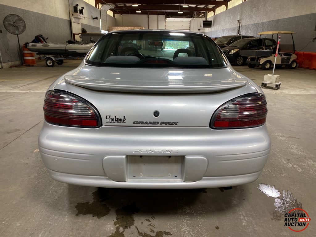 2002 Pontiac GRAND-PRIX 7