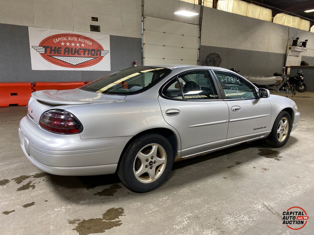 2002 Pontiac GRAND-PRIX 3