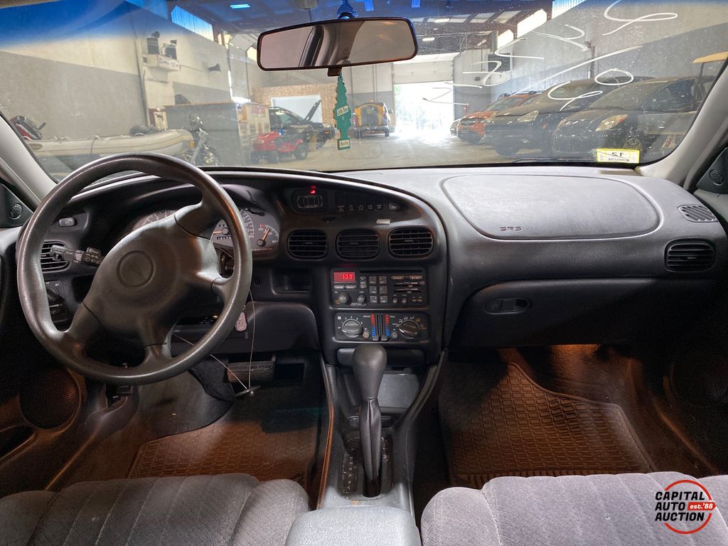 2002 Pontiac GRAND-PRIX 11