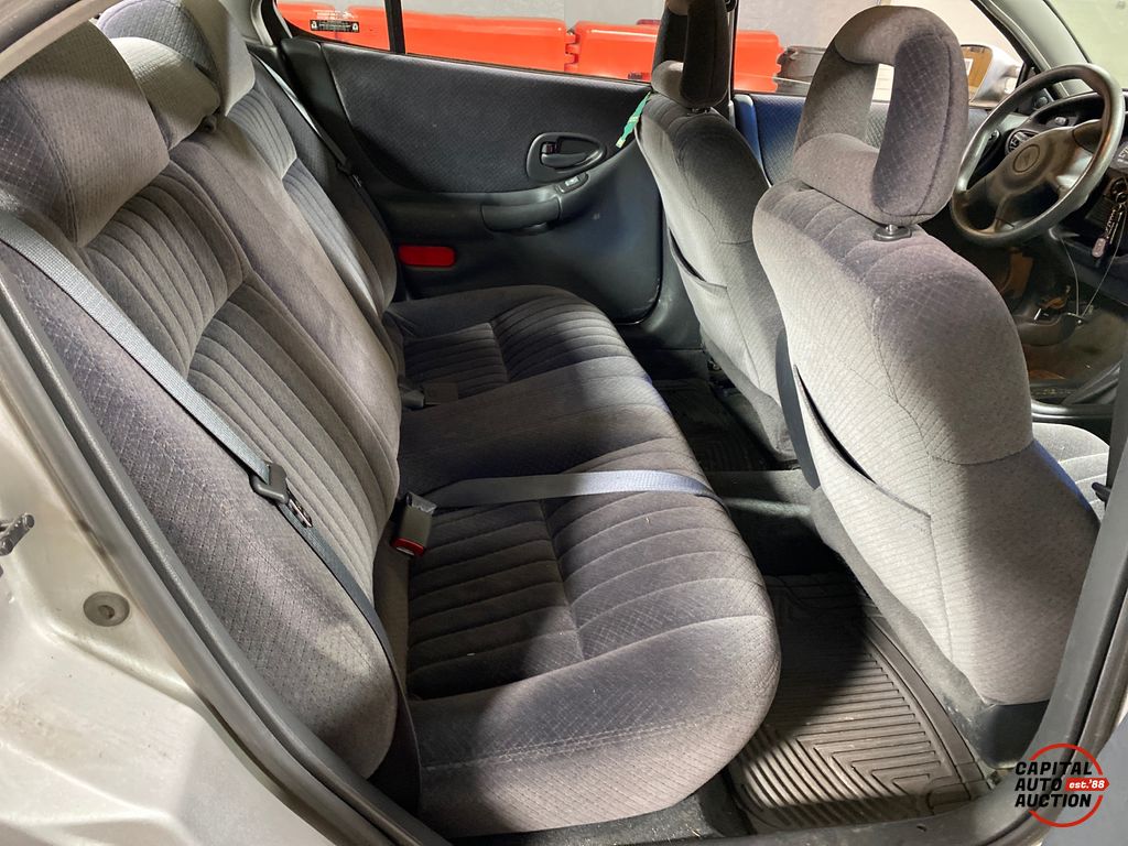 2002 Pontiac GRAND-PRIX 9