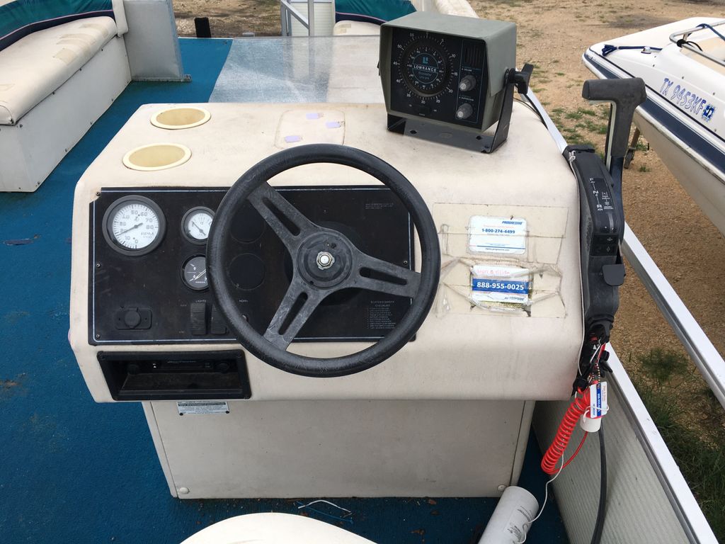 1996 Harris Pontoon Boat 10