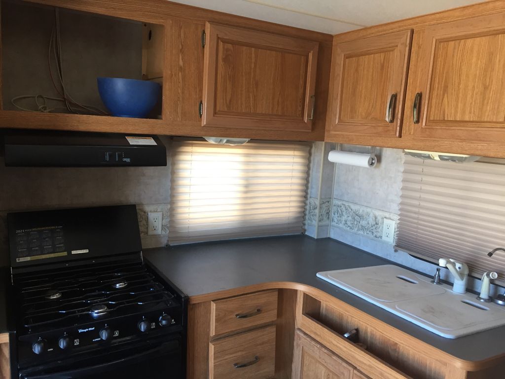 2006 Prowler 25' TRAVEL TRAILER 9