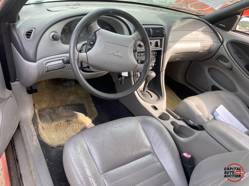 2001 Ford Mustang 11