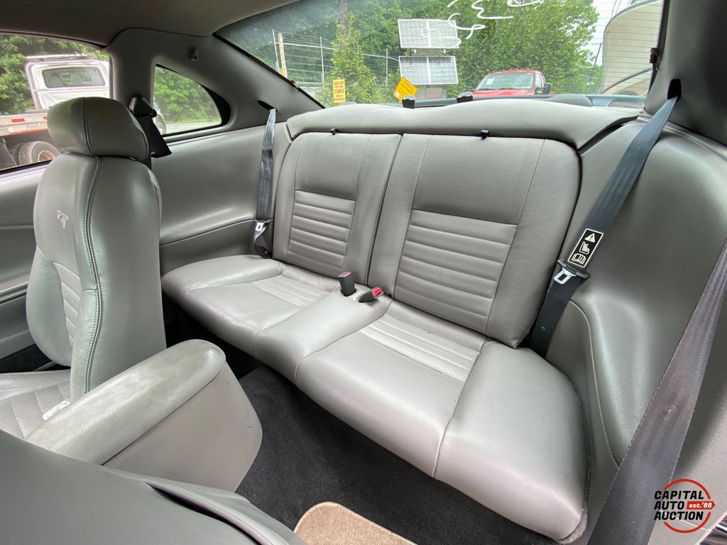 2001 Ford Mustang 9