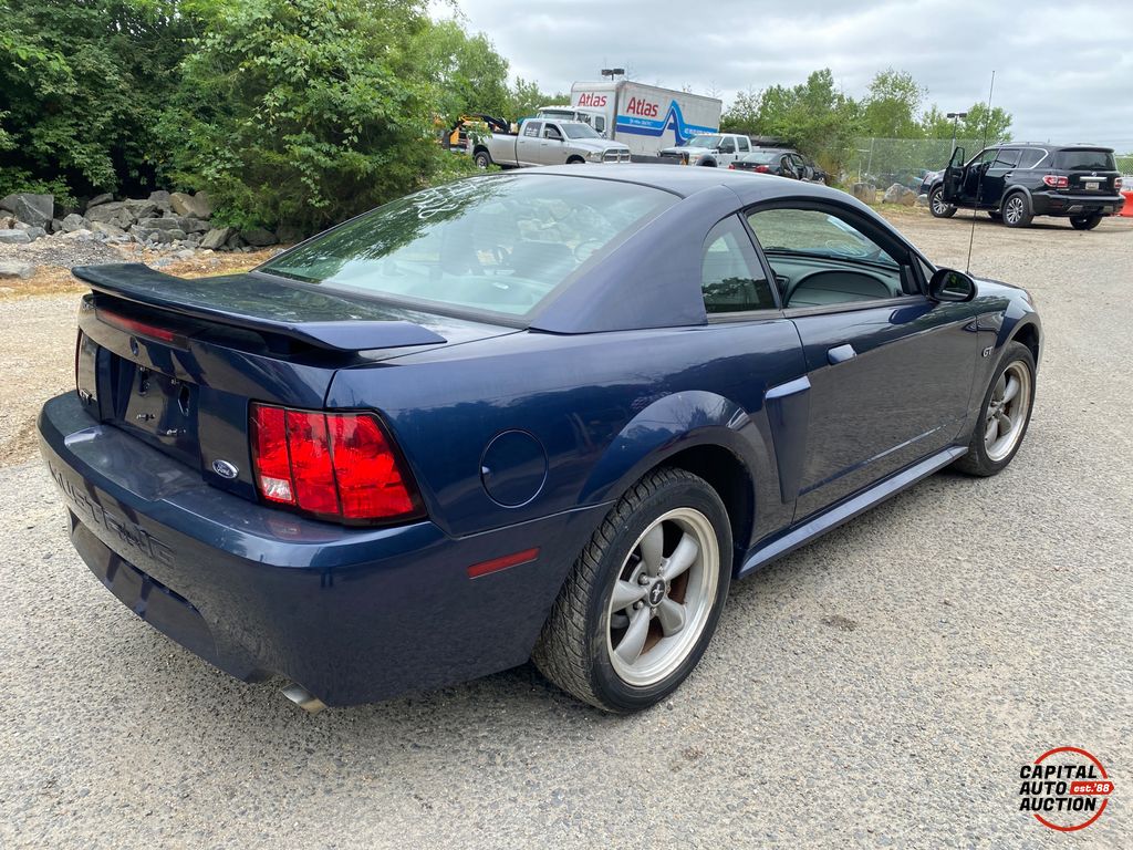 2001 Ford Mustang 3
