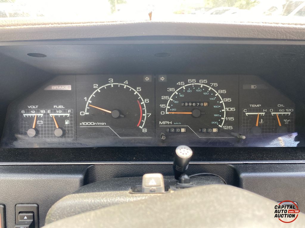 1988 NISSAN MAXIMA 4