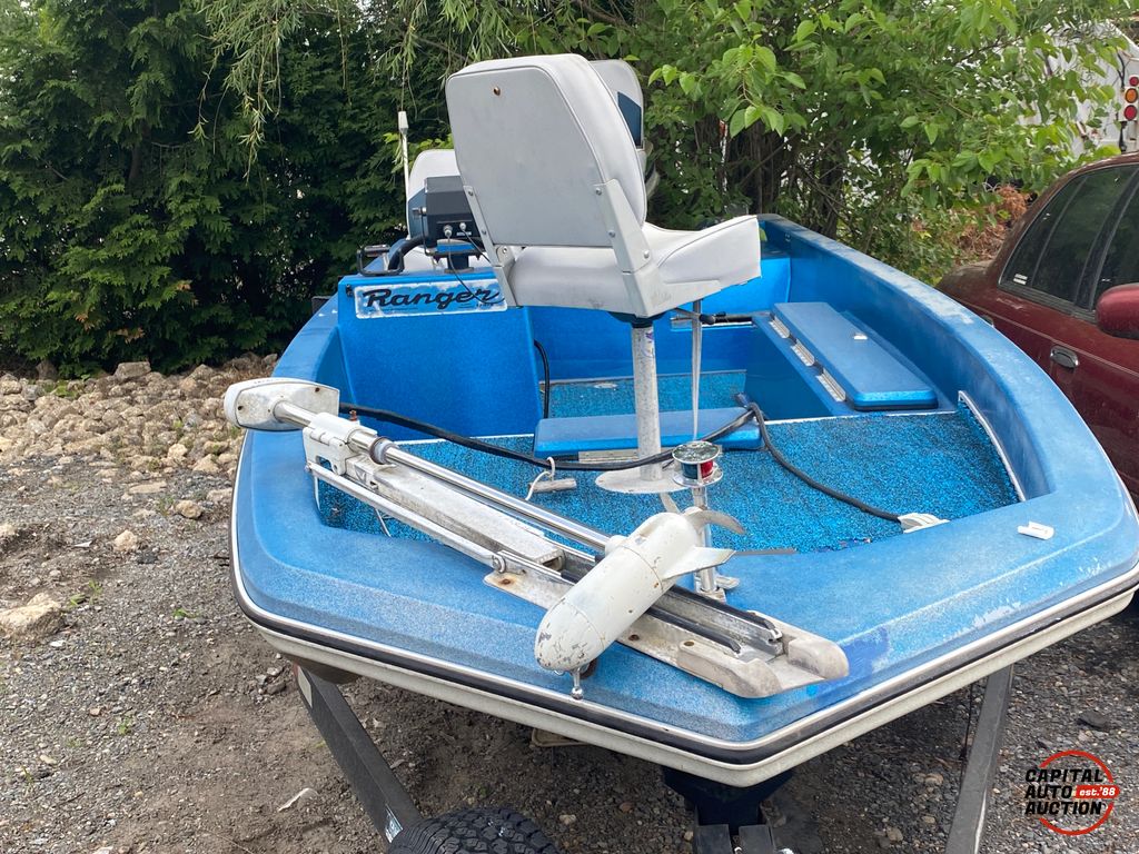 1976 RANGER 16' MOTOR BOAT WITH TRAILER 5