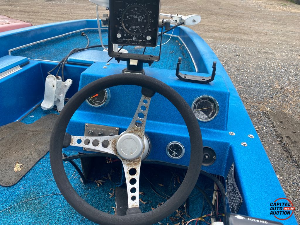 1976 RANGER 16' MOTOR BOAT WITH TRAILER 9