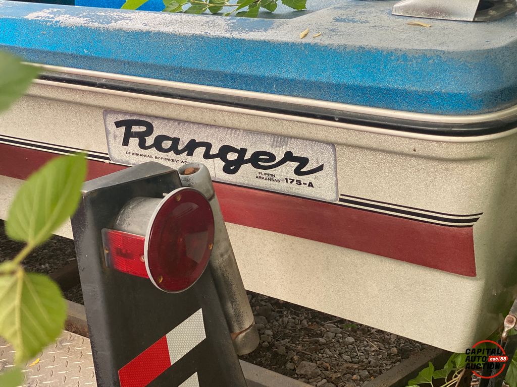 1976 RANGER 16' MOTOR BOAT WITH TRAILER 10