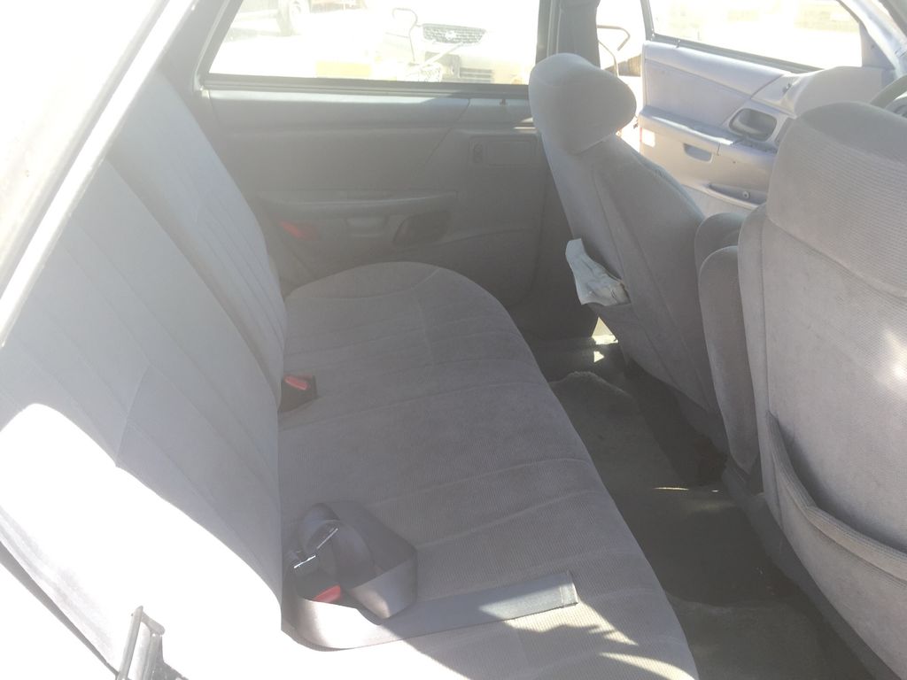 1995 Ford Taurus 9
