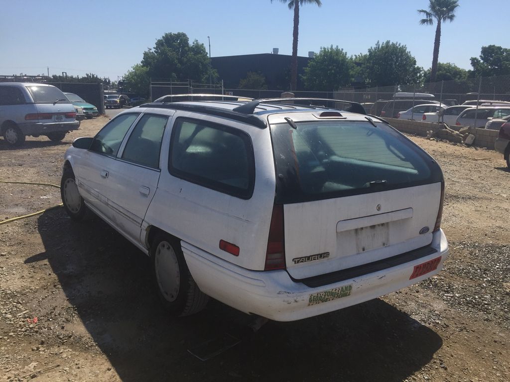 1995 Ford Taurus 2