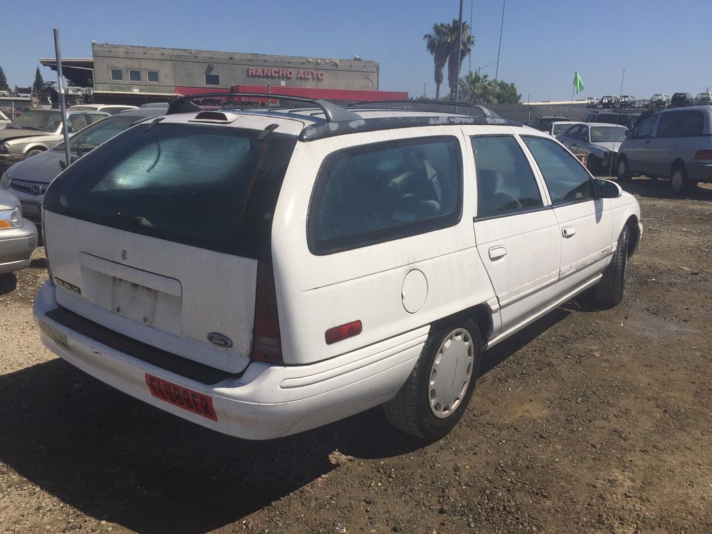 1995 Ford Taurus 3
