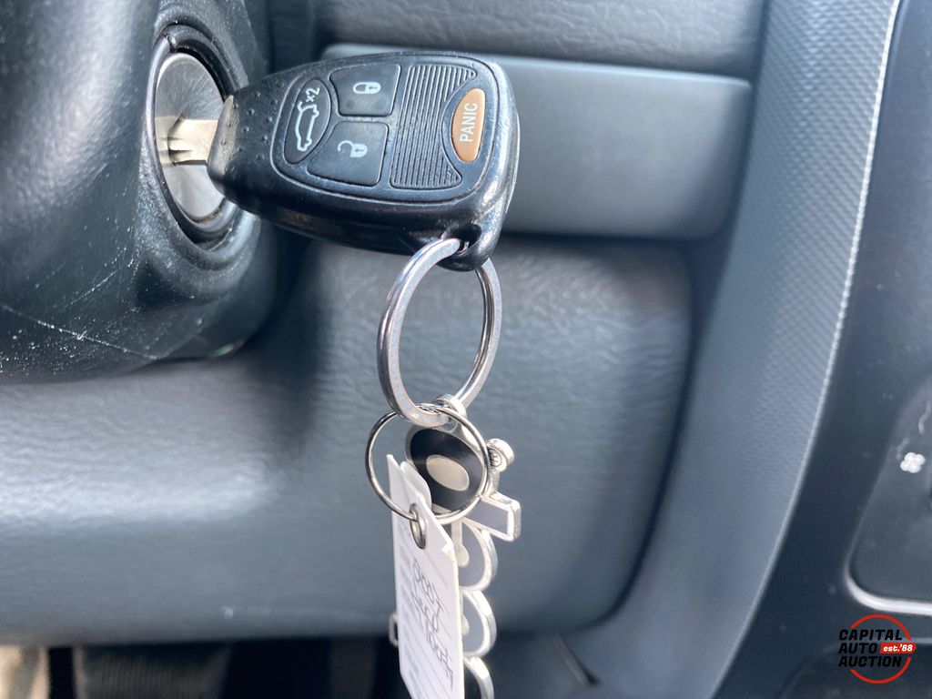2007 JEEP Liberty 13