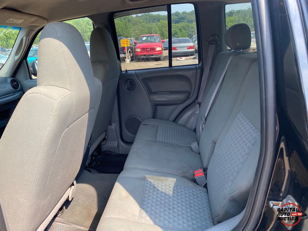 2007 JEEP Liberty 9