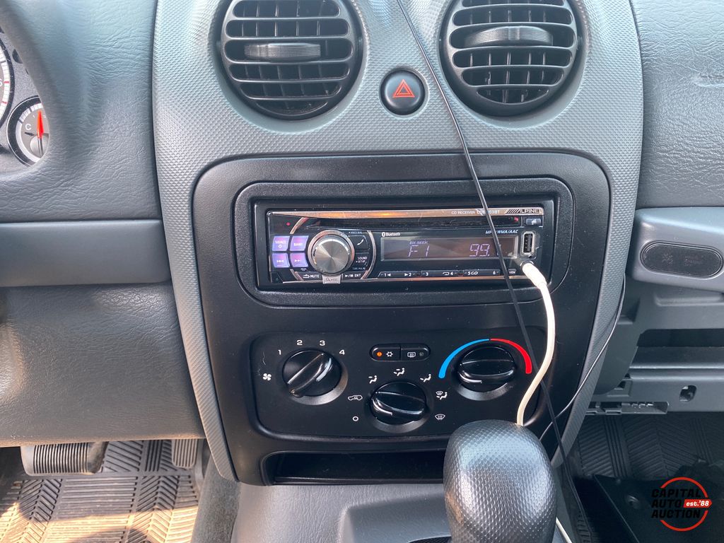 2007 JEEP Liberty 15