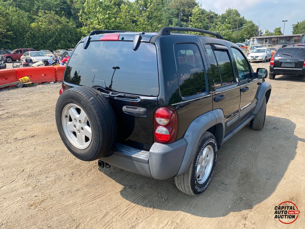 2007 JEEP Liberty 3