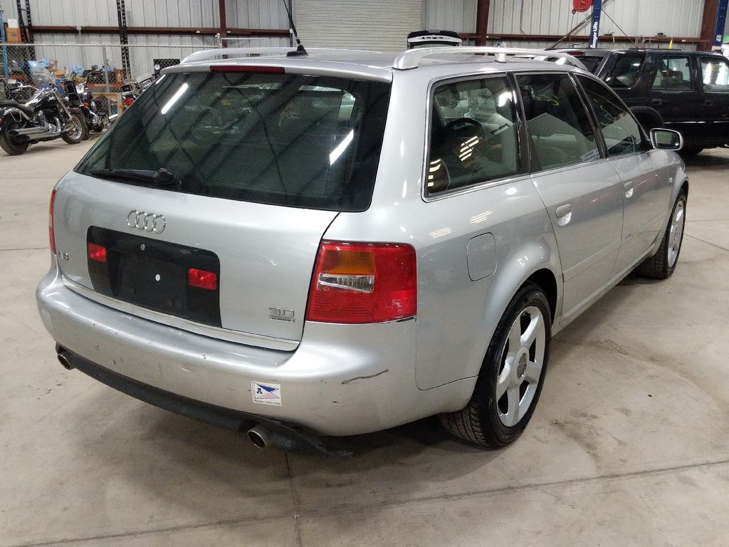 2003 Audi A6 Avant 3