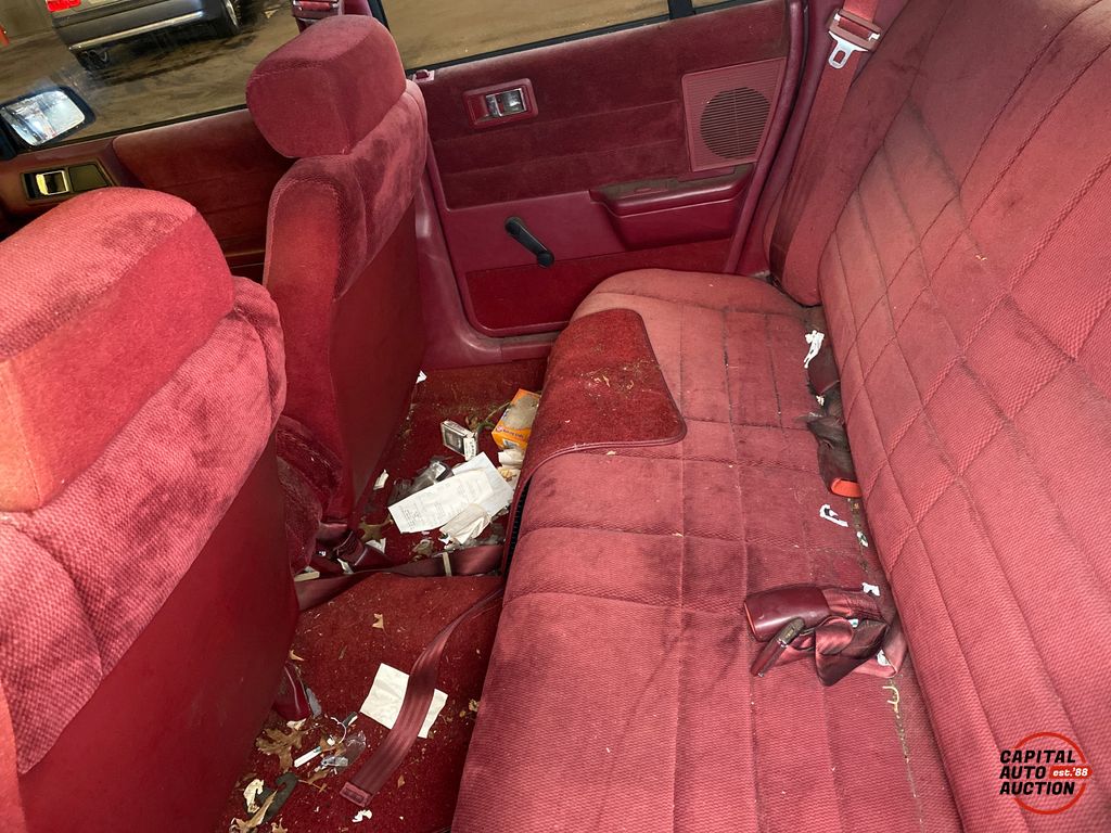 1993 PLYMOUTH ACCLAIM 9