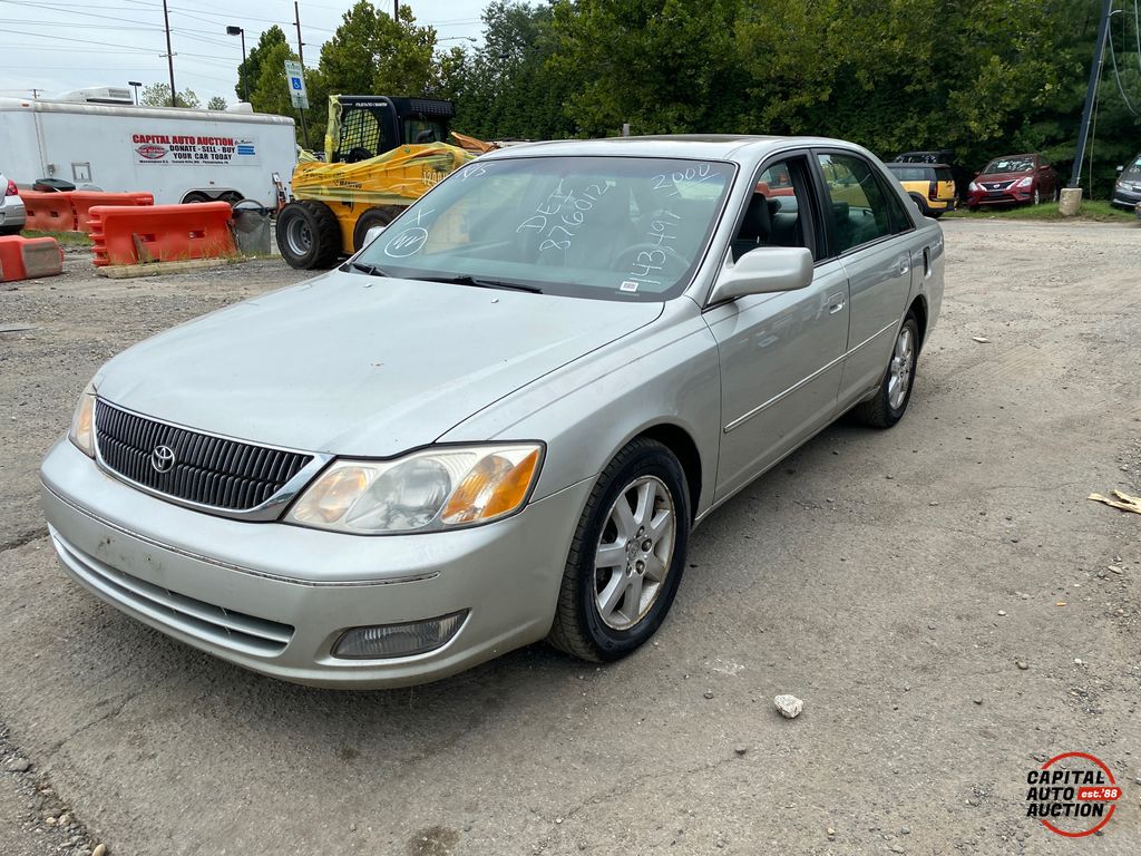 2000 Toyota Avalon 1
