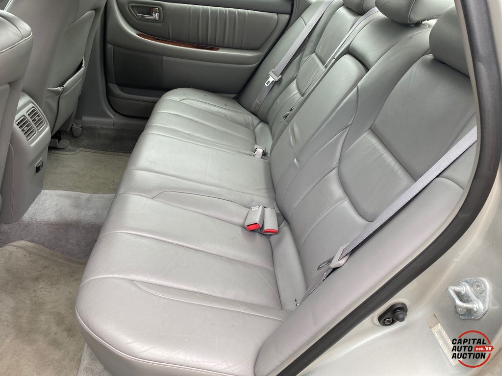 2000 Toyota Avalon 9