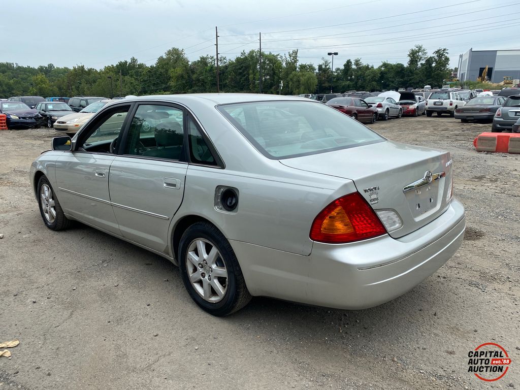 2000 Toyota Avalon 2