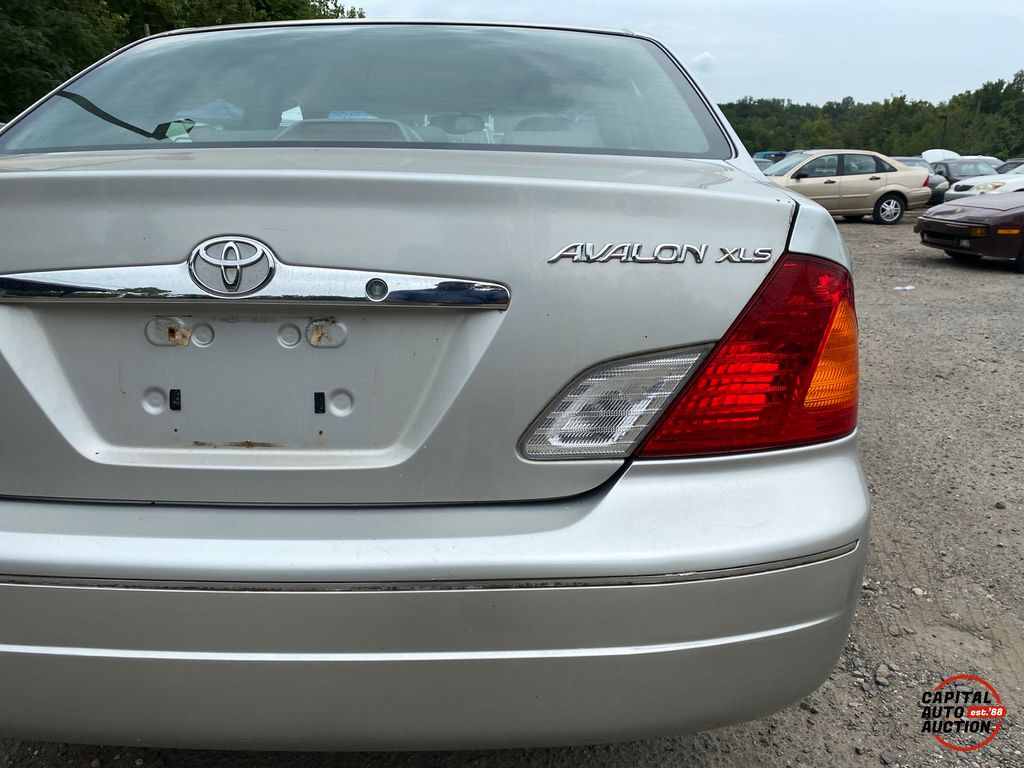 2000 Toyota Avalon 12