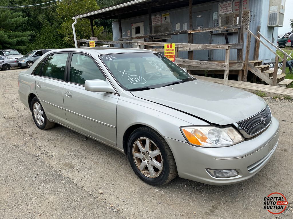 2000 Toyota Avalon 0