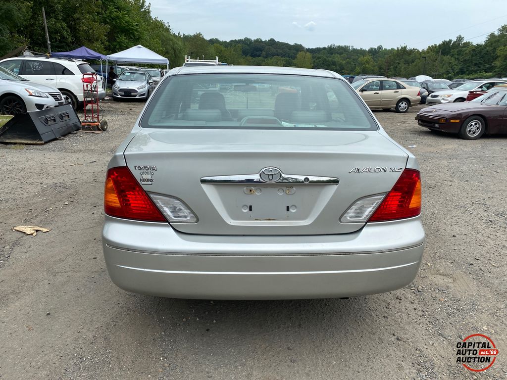 2000 Toyota Avalon 7